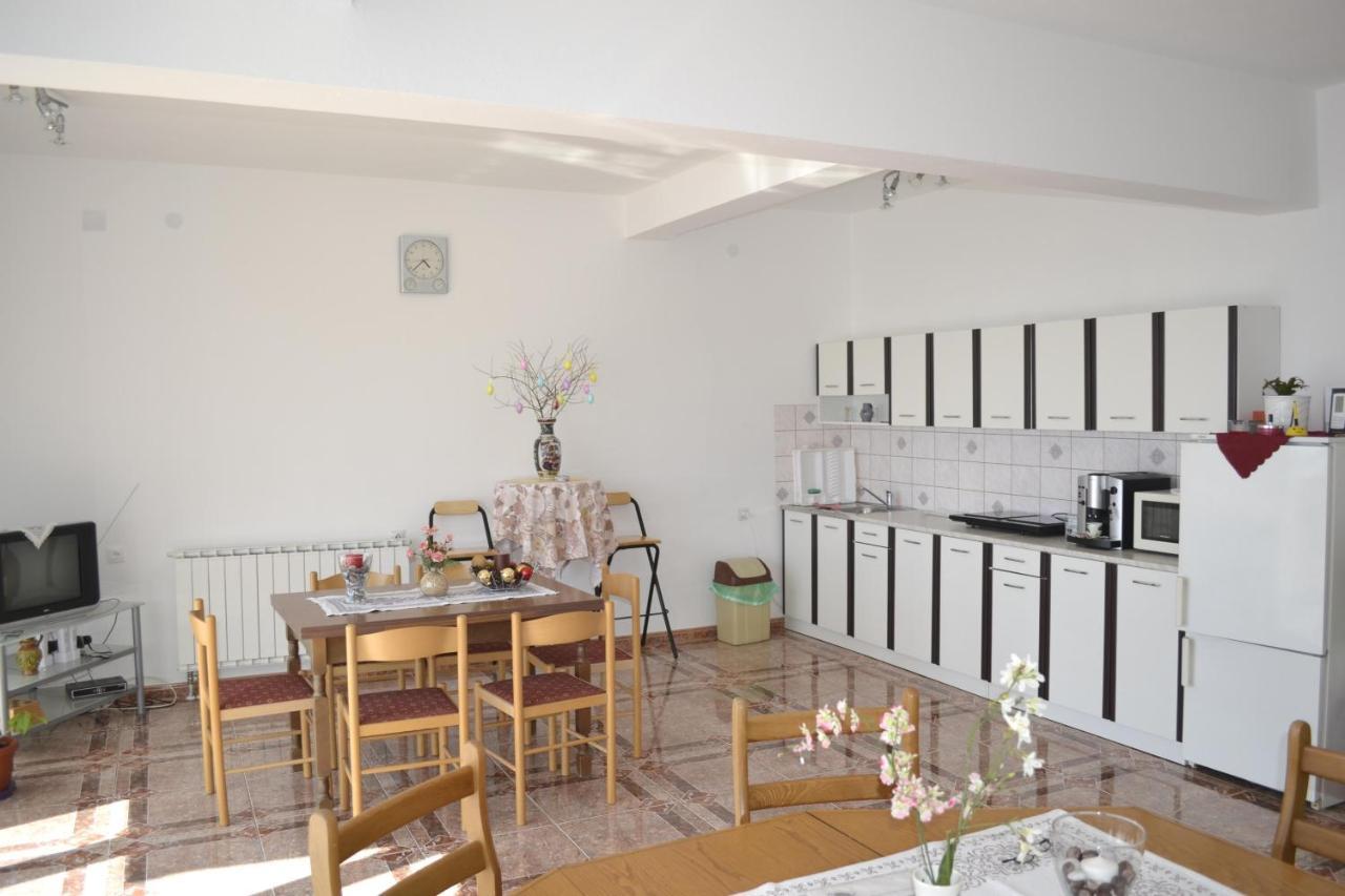 Guest House Morski Val Бар Екстериор снимка