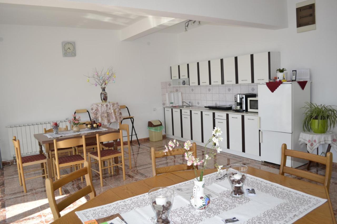 Guest House Morski Val Бар Екстериор снимка