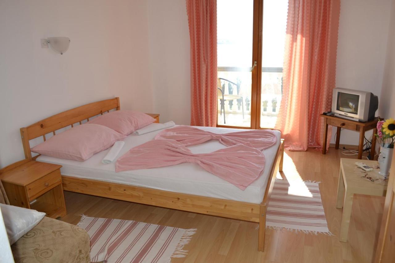 Guest House Morski Val Бар Екстериор снимка
