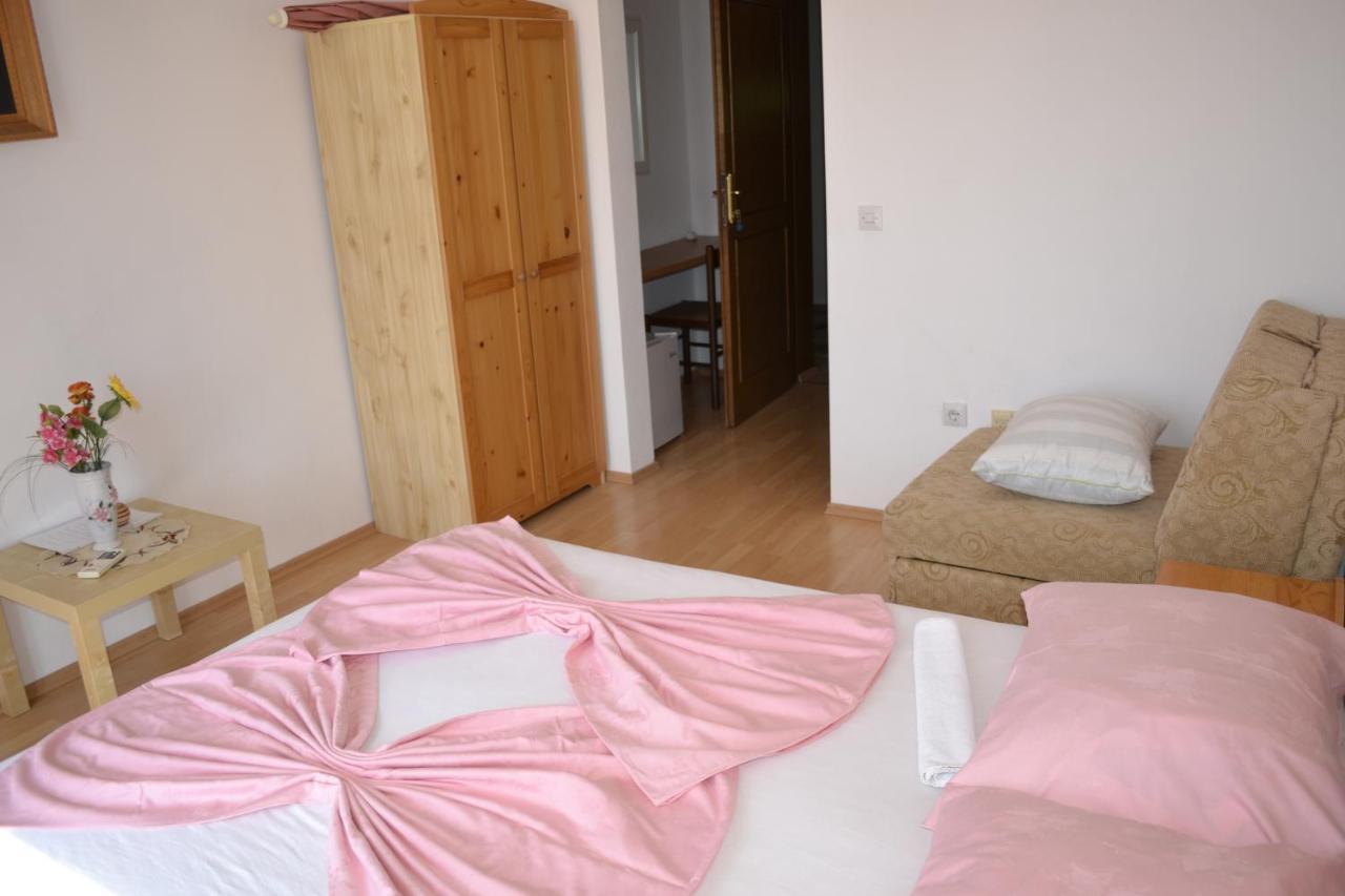 Guest House Morski Val Бар Екстериор снимка