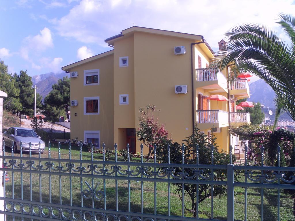 Guest House Morski Val Бар Екстериор снимка